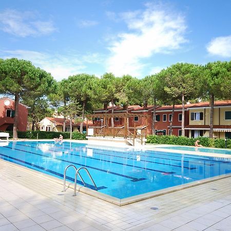 Villaggio Michelangelo Бибионе Экстерьер фото