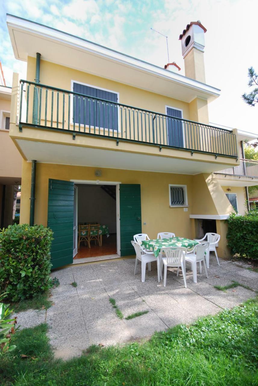 Villaggio Michelangelo Бибионе Экстерьер фото